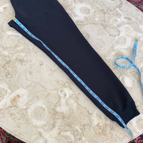 Lululemon On The Fly Jogger Woven Black - Picture 14 of 15